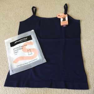 Shapermint Deep Navy Scoop Neck Cami